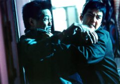 Daniel Wu in the middle of a fight. No, he's not fighting against Ng Man-Tat...does look like him though, doesn't he ?
